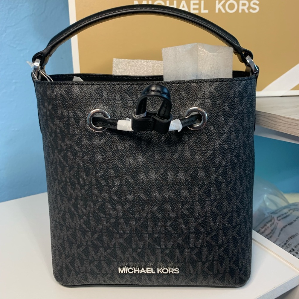 Michael Kors mini Bucket